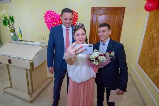 Кам’янський міський голова привітав молодят